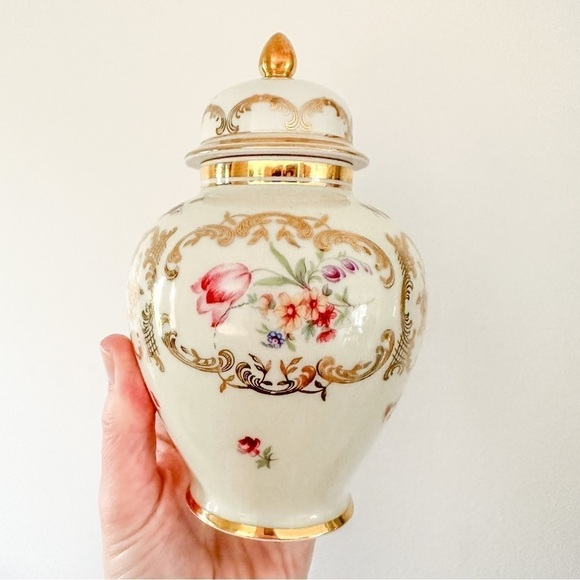 ZEH Scherzer Bavaria Germany Vintage Porcelain China Lidded small Urn - Picture 3 of 6